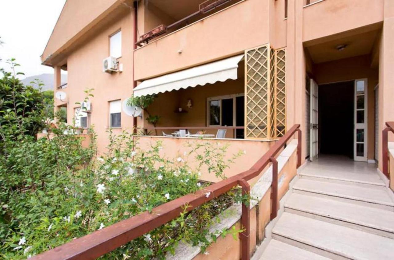 Nest Apollo Appartement Mondello Buitenkant foto