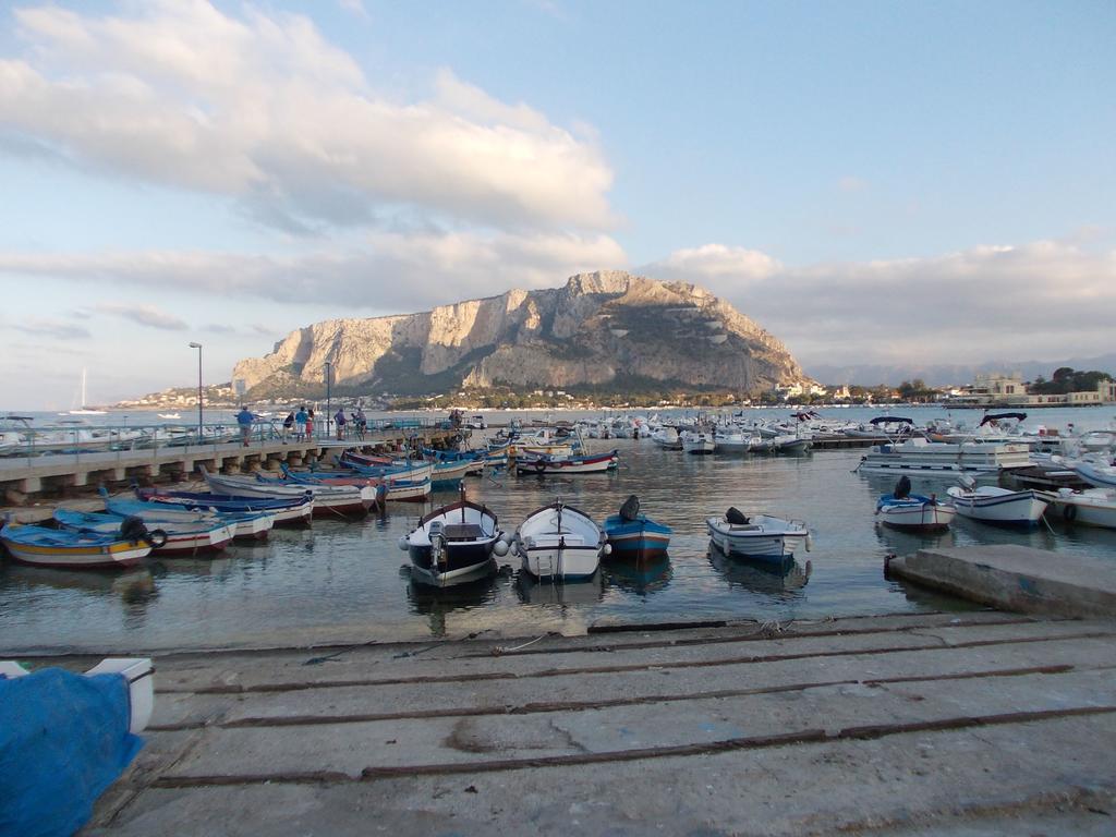 Nest Apollo Appartement Mondello Buitenkant foto